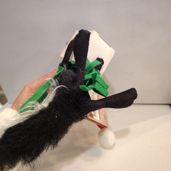 Annalee Skunk  Christmas Santa  With Gift 1992 With Tags Fuzzy Tail Collectible - Picture 8 of 10